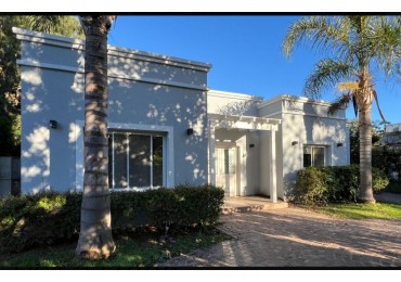 Casa En Venta Apto Credito En Barrio El Rocio, Canning.